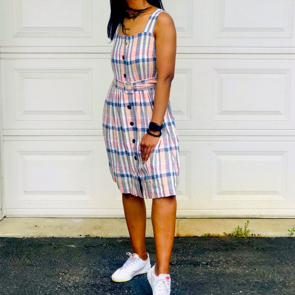 Anthropologie Gal Meets Glam button dress size 4p